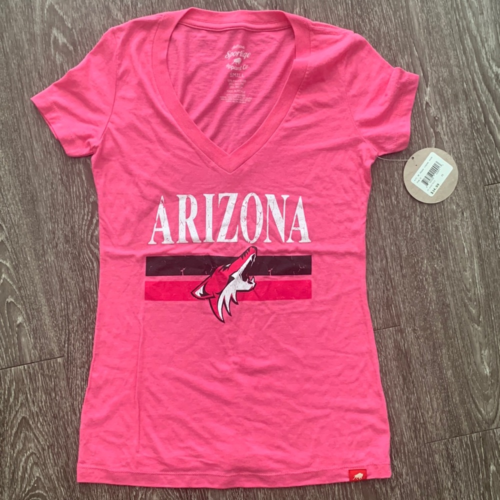 NWT Arizona Coyote pink T shirt